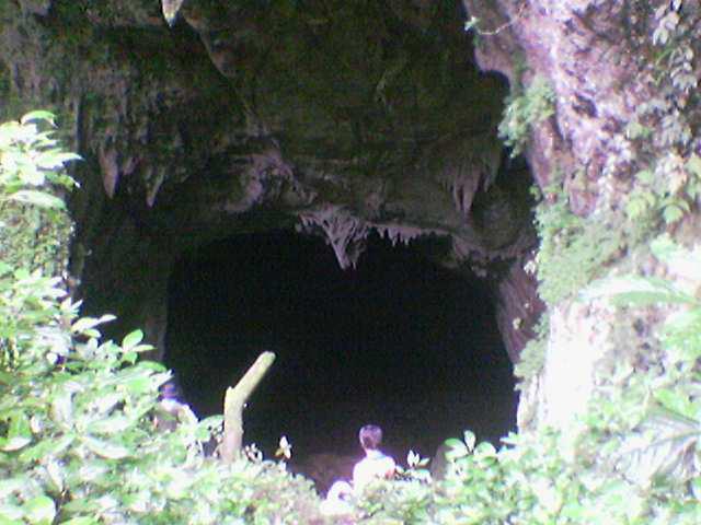 Kichkina qiz uchun katta qora xoroz Tualet devori orqali tasodifiy jinsiy aloqa porno