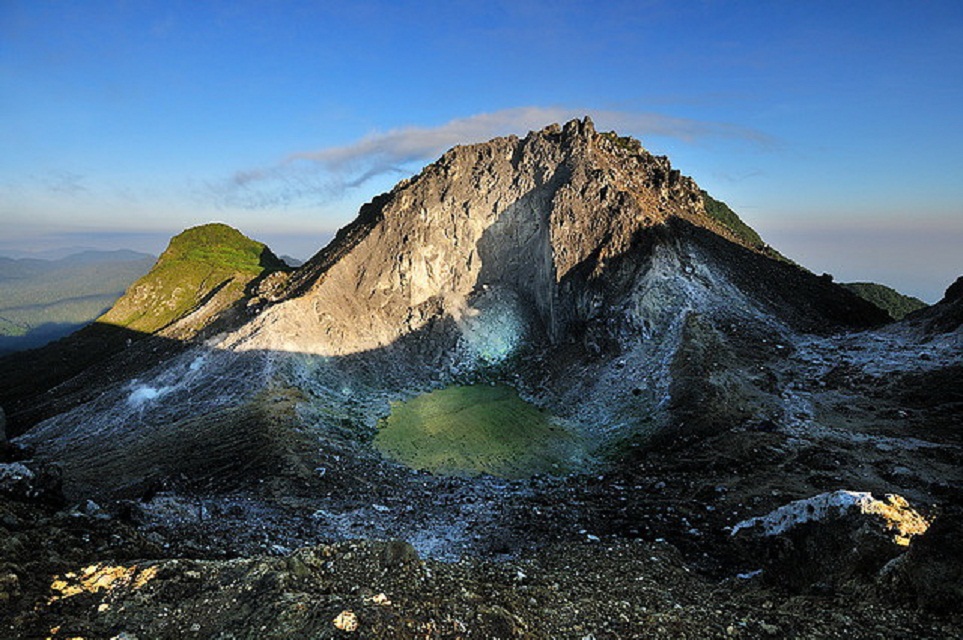 Gambar diambil dari: https://www.triptrus.com/destination/54/gunung-sibayak