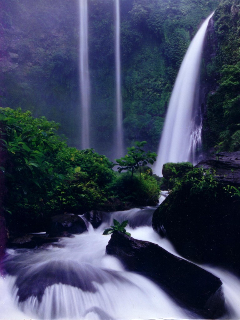 101+ Gambar Air Terjun Mengalir Terbaik 101+ Gambar Air Terjun Mengalir Terbaik