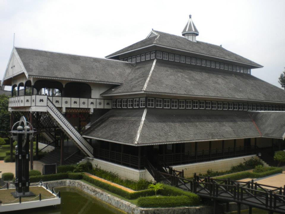 Yuk Mengenal15 Tempat Wisata di Kalimantan Barat.