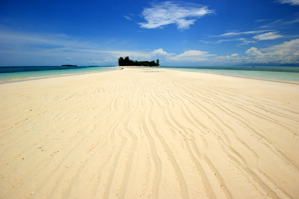 pulau dodola di morotai