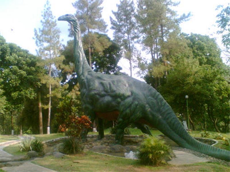 Taman Dinosaurus Bantarujeg