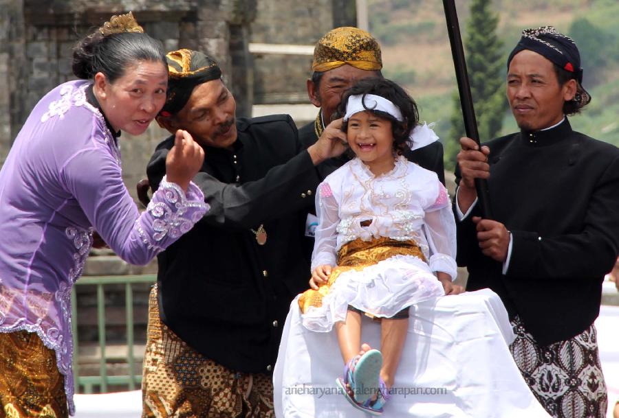  DIENG  CULTURE FESTIVAL Acara Budaya Tahunan Dieng  