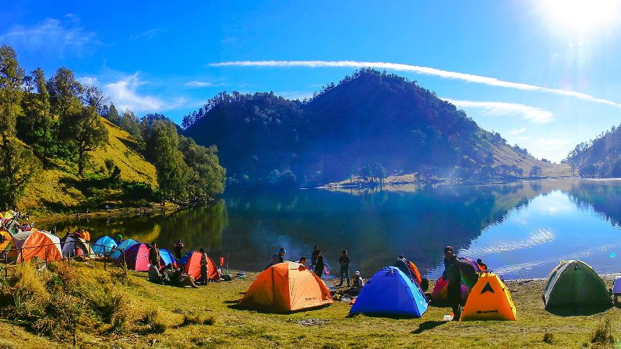 6 Tempat Wisata Danau di Malang, ada tempat Campingnya juga Loh..