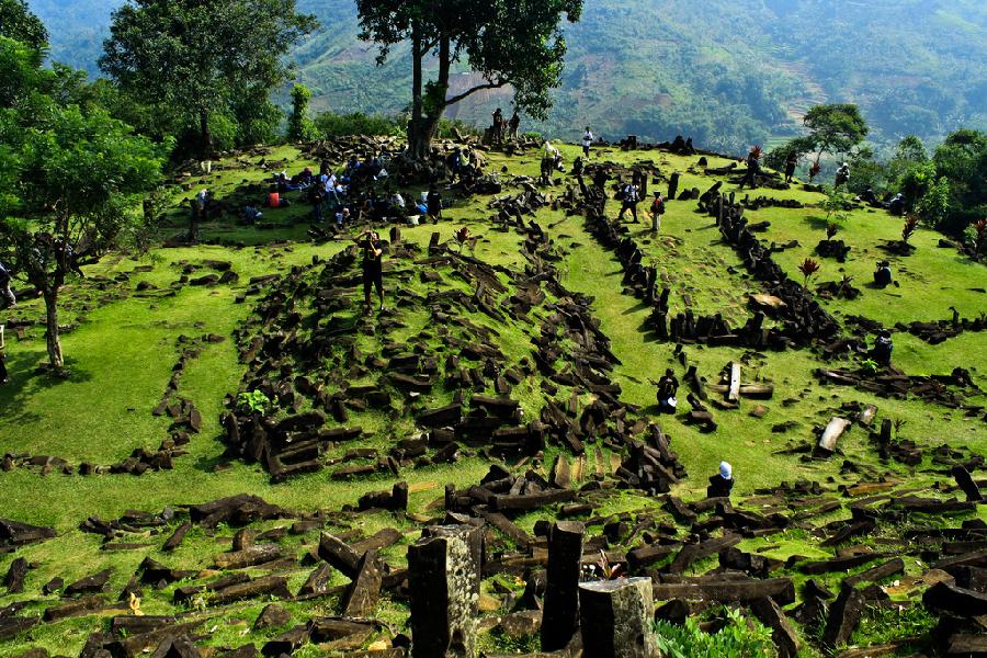 Explore Situs Megalith Gn Padang Cianjur