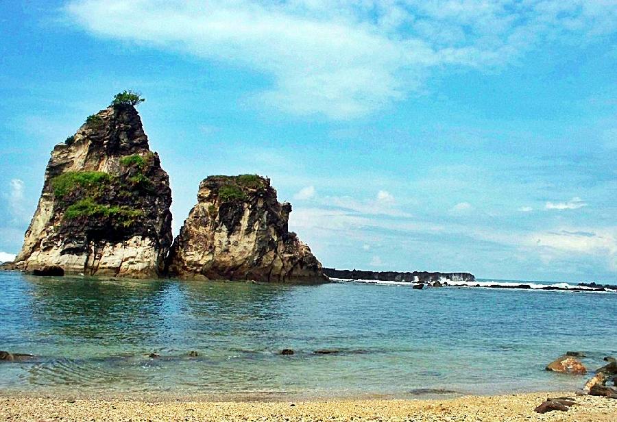 Journey To Desa Sawarna, Banten: Tanjung Layar, Goa Lalay, Legon Pari,  Karang Beureum, Karang Taraje, Pantai Ciantir